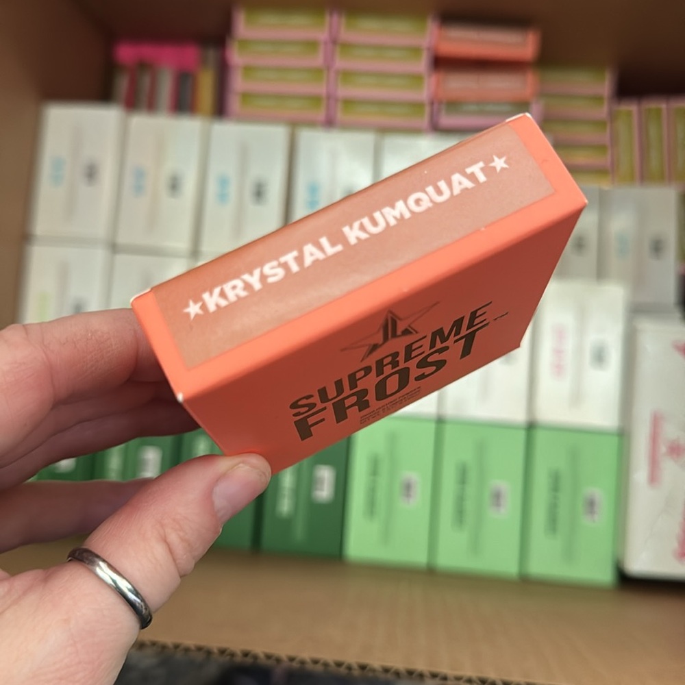 Jeffree Star Krystal Kumquat Supreme Frost Highlighter - Picture 3 of 7